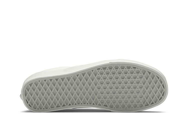 Classic Slip-On 'White Canvas' VN000EYEW00 фото