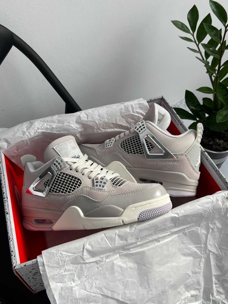 Air Jordan 4 Wmns Air Jordan 4 Retro 'Frozen Moments' box lux G219-Світло-сірий-36 фото